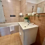 Remora Apartament *